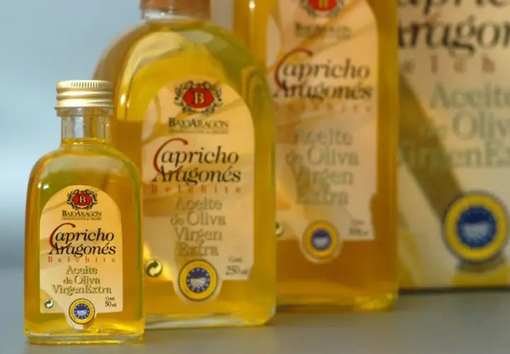 Aceite de oliva virgen extra "Capricho Aragonés" de la almazara de Jaime. Botellas de 50ml y 250ml.