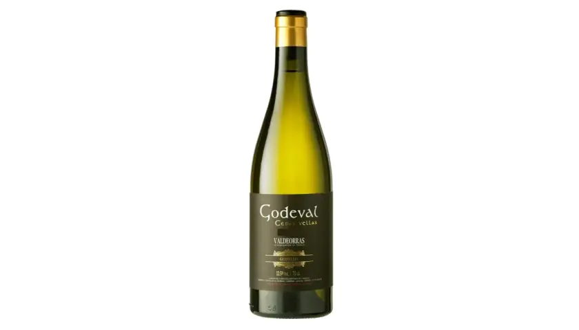 Botella de vino blanco Godeval Godello, un vino godello de donde es Valdeorras, Galicia, España.