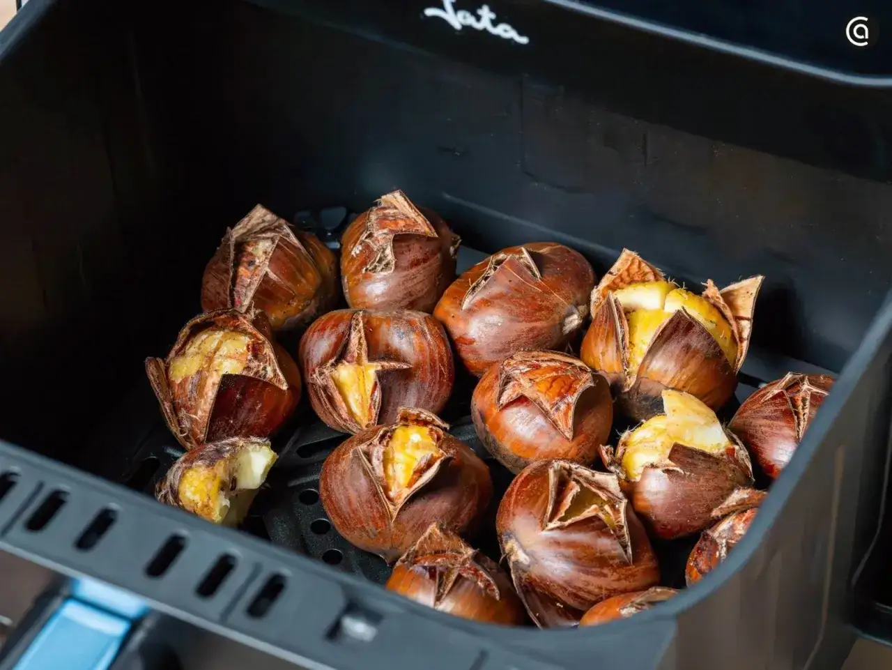 Casta&ntilde;as asadas en freidora de aire, listas para disfrutar.